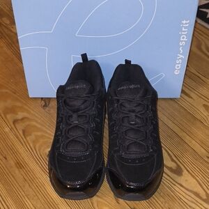 Easy Spirit Romy Walking Shoes (New In Box)